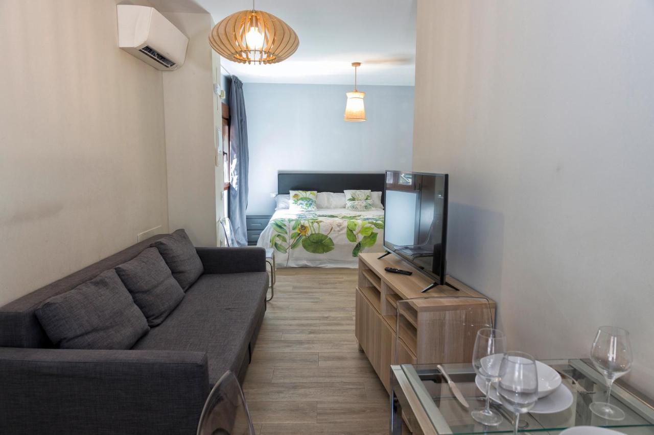 Apartamentos Onnight Малага Екстер'єр фото